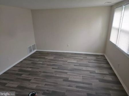 2021 Dineen Dr - Photo 2