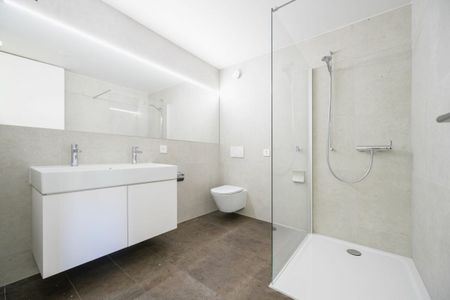 Beautiful recently renovated 6.5 room apartment - Photo 3