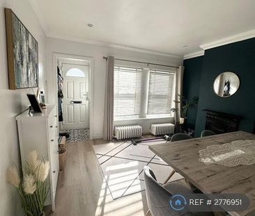 3 bedroom terraced house to rent - Photo 1