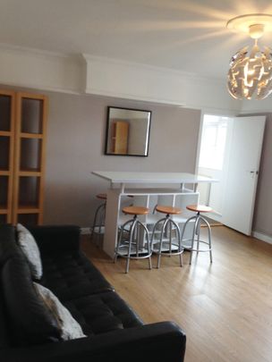 2 Bed Flat, Severus Road, SW11 - Photo 1