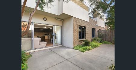 Prime Footscray Location with Spacious Courtyard - Photo 4