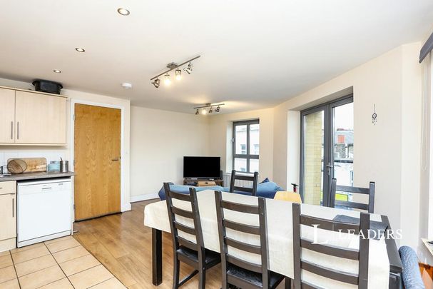 2 bedroom flat to rent - Photo 1