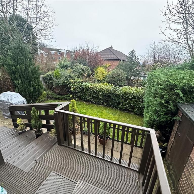 2 bedroom maisonette to rent - Photo 1