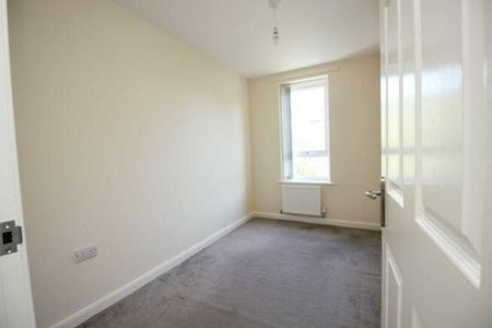 3 Bedroom - Photo 3