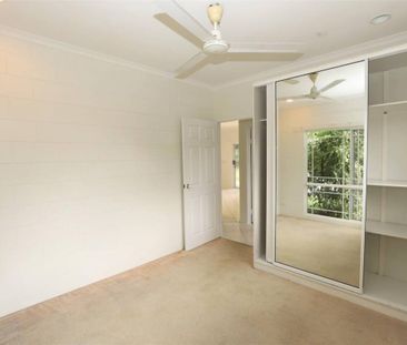 Location Location - Airconditioned - Extra Hobby Room - Fully Fenced - Photo 1