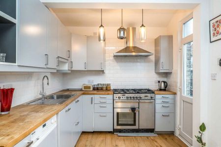 3 bedroom flat to rent - Photo 3