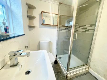 2 bedroom maisonette to rent - Photo 4