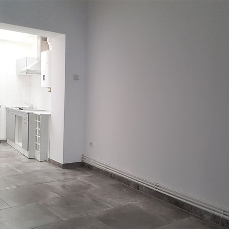 Location Maison 4 pièces 77m² - Photo 3