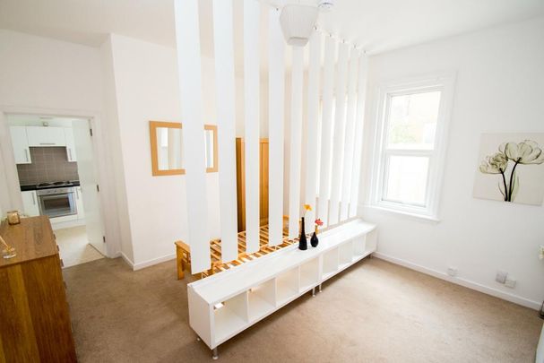 Studio to rent - Photo 1