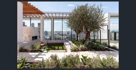 Luxury Furnished Inner-City Apartment with Stunning City Views - Photo 2