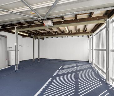 1633 Logan Rd, Upper Mount Gravatt QLD 4122 - House For Rent | Domain - Photo 1