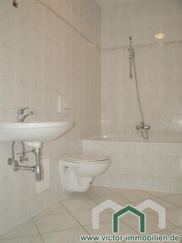 ** Single-Wohnung mit Wannenbad in ruhiger Seitenstraße ** - Photo 3