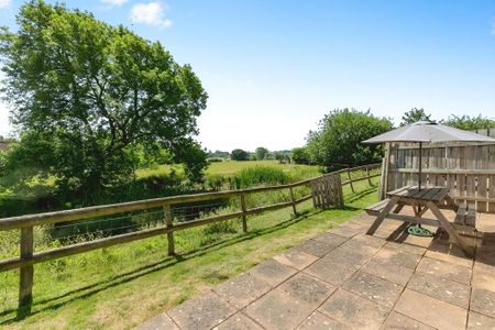 2 bedroom semi-detached house to rent - Photo 2