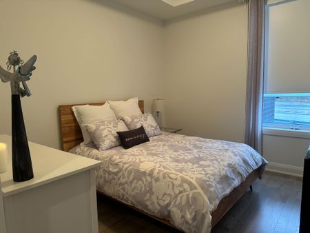 For Lease - 100 Cortile Private, Blossom Park - Airport and Area, Ontario - Photo 2