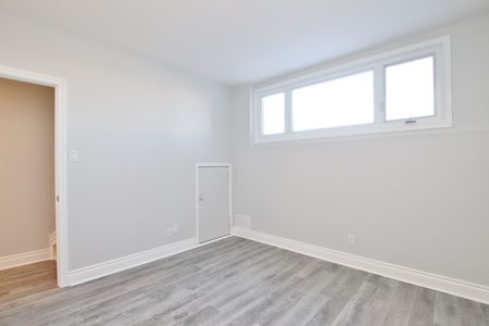 For Lease - 86 Elvaston Avenue Unit# B, South of Baseline to Knoxdale, Ontario - Photo 5