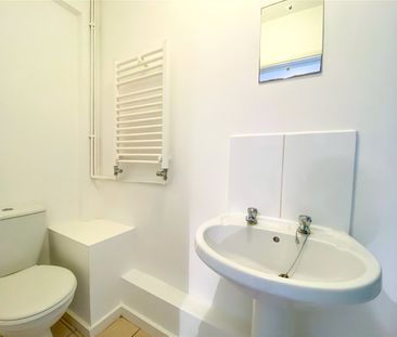 4 bedroom terraced house to rent - Photo 5