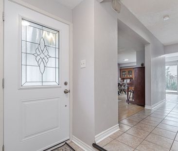 For Lease - 39 Courtleigh Square, Brampton, Ontario - Photo 6