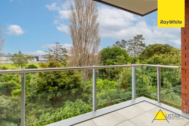 Discover modern living in Mount Albert! - Photo 1