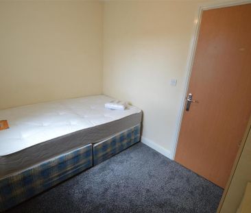 4 bedroom townhouse to rent - Photo 4