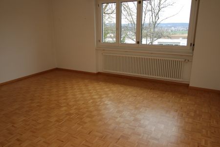 Geräumige Familienwohnung an zentraler Lage in Dielsdorf - Photo 3