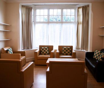 8 Bed Student Accommodation - Photo 5