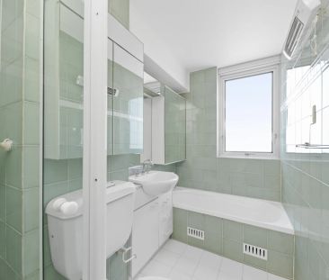 Light And Bright Two Bedroom Apartment with pool in Security Building - Photo 6