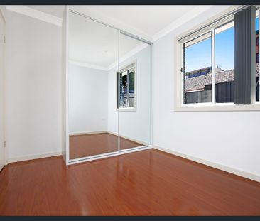 Modern Coastal Living - Walk to Beach & Transport! - Photo 2