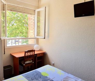 Avinguda del Paraŀlel, Barcelona, Catalonia - Photo 5