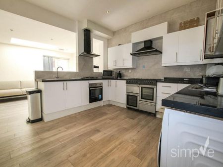 1 bedroom in a house share to rent - Photo 3