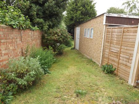 3 bedroom detached house to rent - Photo 4