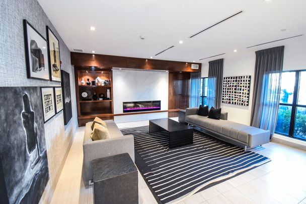 For Lease - 102 Grovewood Common Unit# 632, Oakville, Ontario - Photo 1