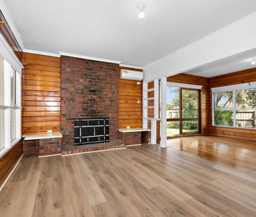 Charming Coastal Cottage - Convenience, Comfort & Character - Photo 1