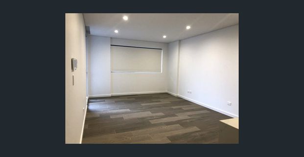 Spacious and Modern 2 Bedroom Apartment! - Photo 1