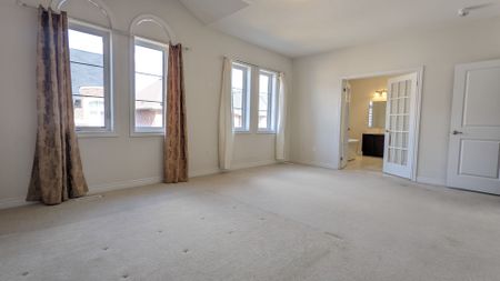 For Lease - 3270 Mintwood Circle, Oakville, Ontario - Photo 3