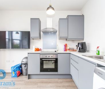 3 bed Apartment for Rent - Photo 6