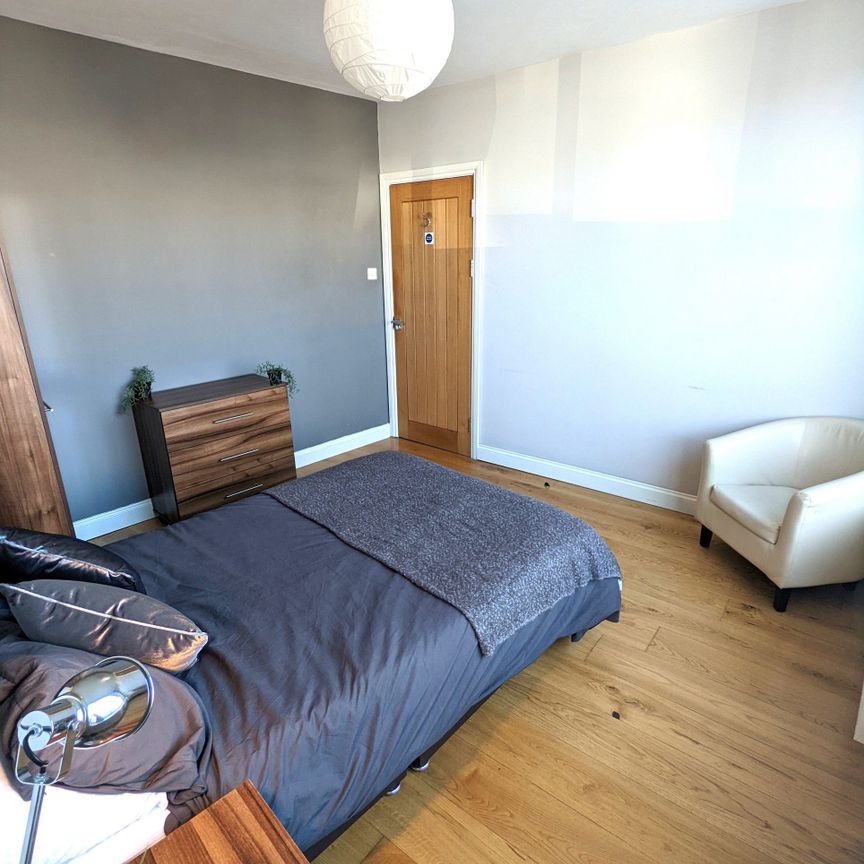 Large Double room - Easy Parking - Photo 1