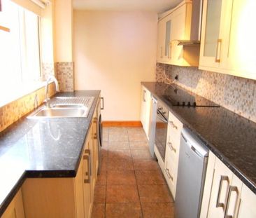 2 bedroom terraced house to rent - Photo 3