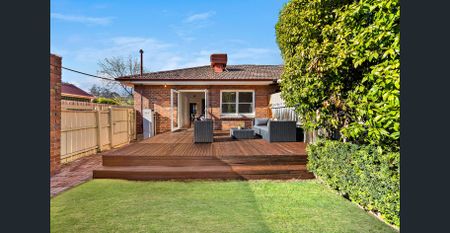 Character, Comfort and Lifestyle in Prime Glen Iris Location - Photo 2