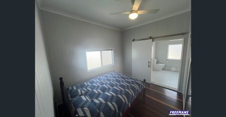 Lovely 3 Bedroom 2 Bathroom Furnished Home - Photo 4