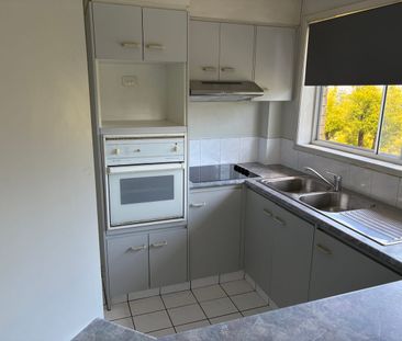 2 Bedroom Unit in gated secure complex - Photo 2