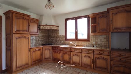 Location Maison 5 pièces 148m² ST SAUVANT 86600 - Photo 4