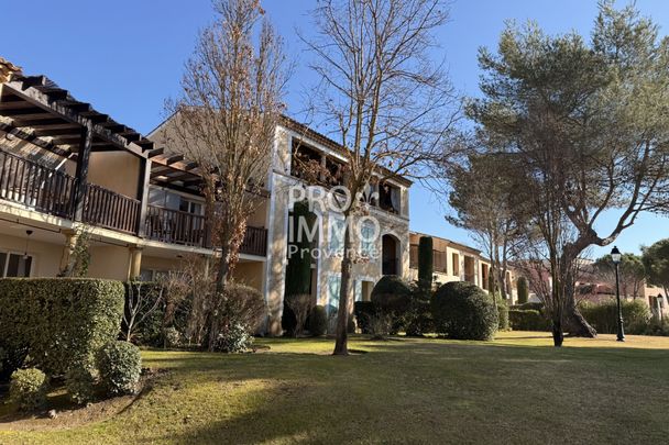 A LOUER GOLF DE PONT ROYAL (13370) MALLEMORT RENOVATION VUE - Photo 1