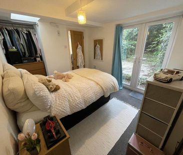 3 bedroom flat to rent - Photo 2