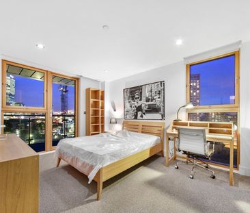3 Bed Flat, Streamlight Tower, E14 - Photo 1