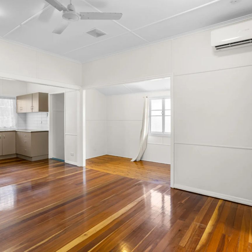 Comfort, Space & Convenience – Well-Appointed Family Home in a Great Location Contact Julie Sykes 0438 050 110 - Photo 1