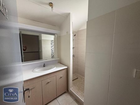 Location Maison 5 pièces 124m² LA MONTAGNE 97417 - Photo 2