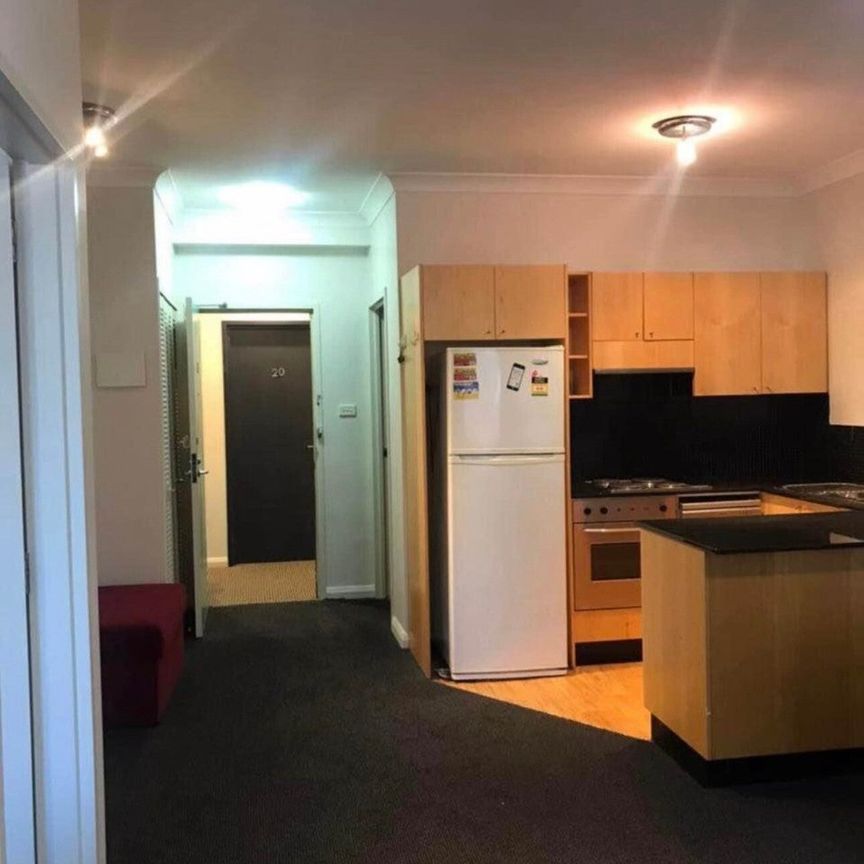 Chippendale - Photo 1