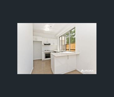 Modern Dual-Level Townhouse – Low-Maintenance Living in a Convenien... - Photo 3