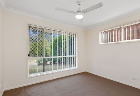 Family Home in a great location! - Photo 2