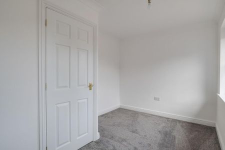 2 bedroom semi-detached house to rent - Photo 3